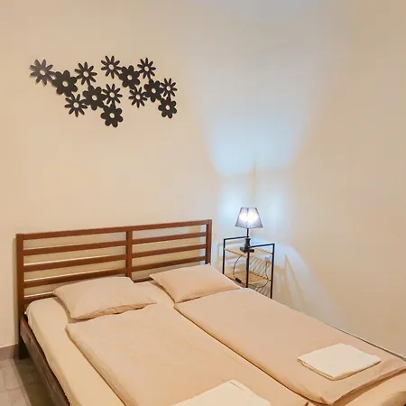 Main Street アパート バレッタ