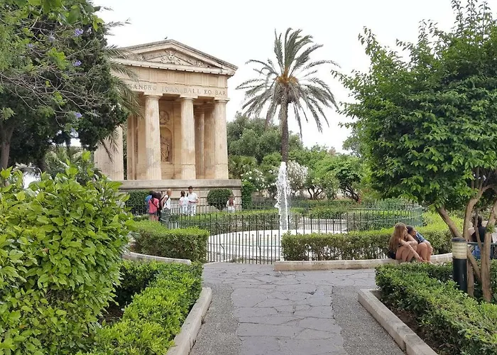 Daire Main Street Valletta